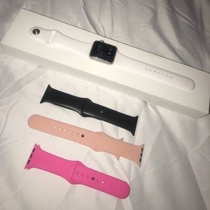 38mm Apple Watch Series 1 With 3 Extra Bands!